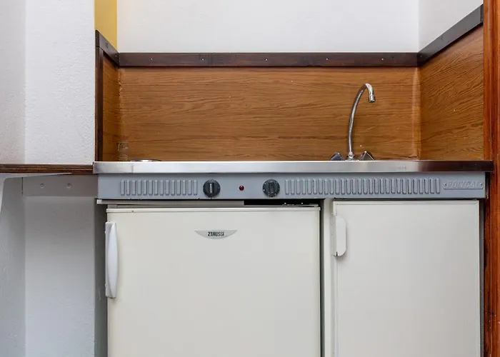 John's Economy Naxos City