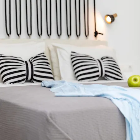 Depis Place And Apartamento Naxos City